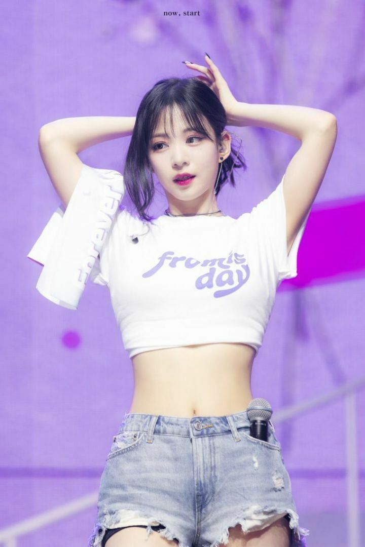 이채영 끈 민소매 (프로미스나인) (2)