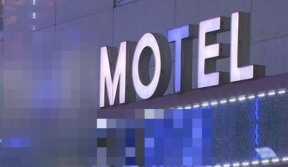 “모텔서 성매매해요” 10대 남녀 일당, 찾아온 남성들 나체 촬영 (7)