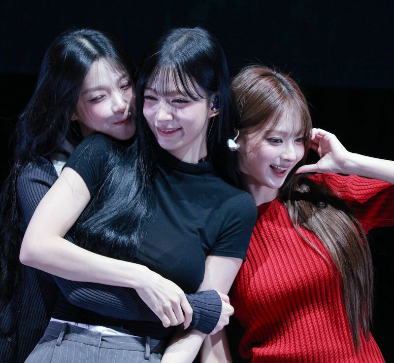프로미스나인 이채영 사운드체크 시스루 (2)