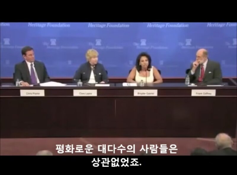 "다수의 평화주의자는 상관없습니다" (15)