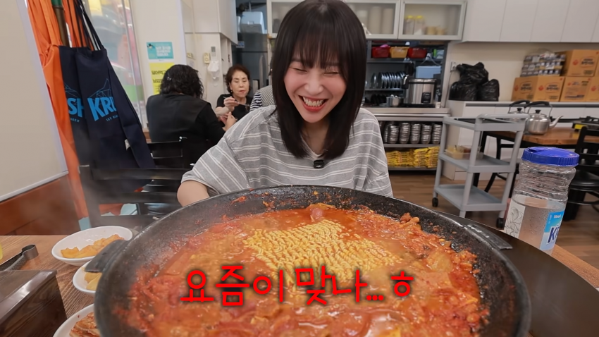 라면 한개 한입에 먹기 도전한 쯔양 ㄷㄷㄷㄷㄷ (3)