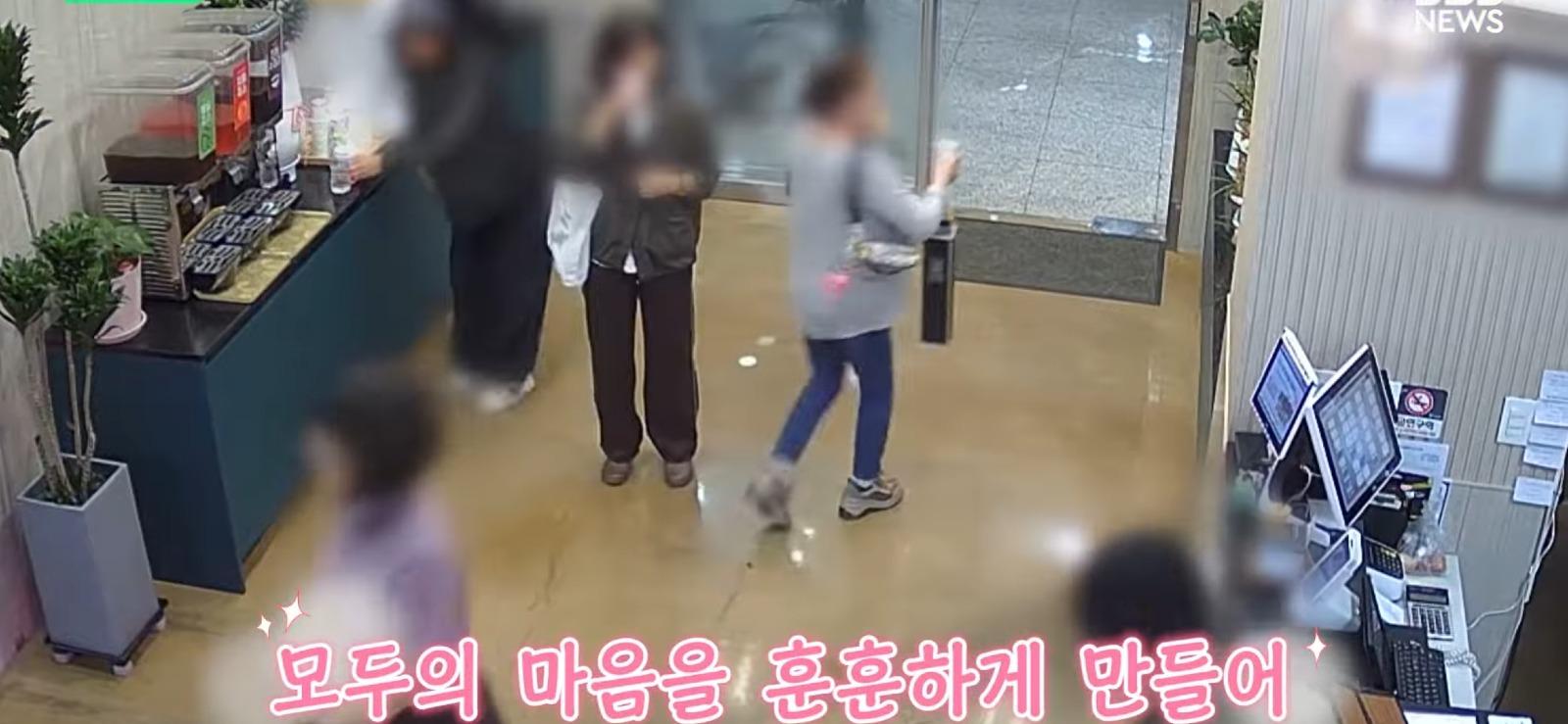 쌩판 모르는 사람들에게 60만 원 밥값을 낸 이유 (23)