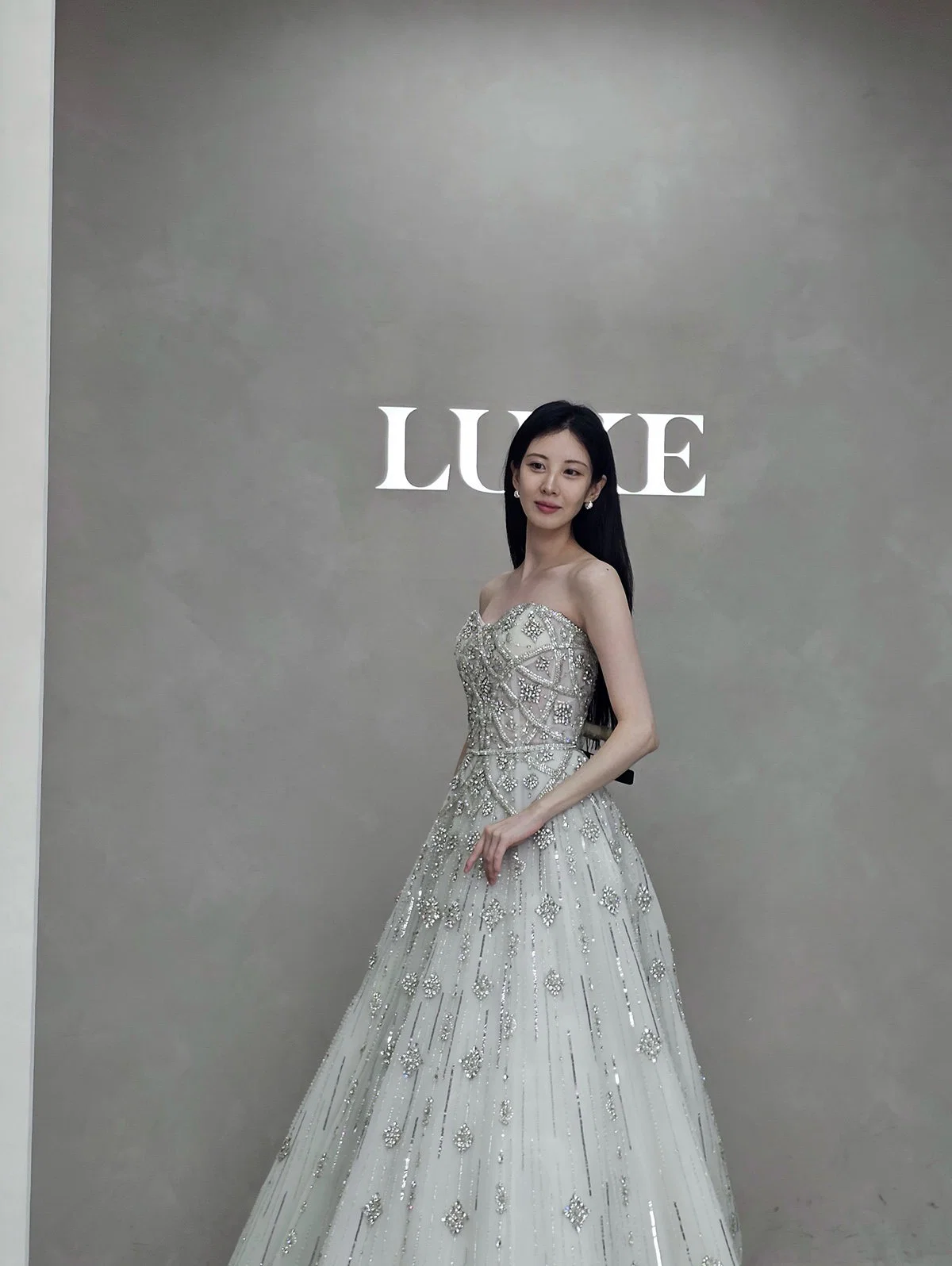 서현 인스타에 올라온 시상식 드레스 피팅 사진
