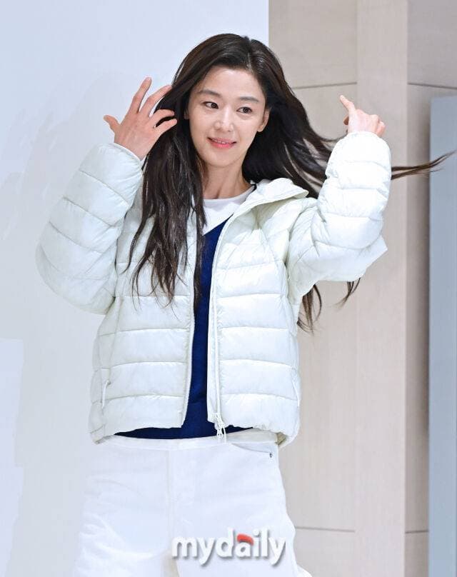 오늘 전지현 행사장 얼굴 뭔데ㅋㅋㅋㅋㅋㅋ (4)