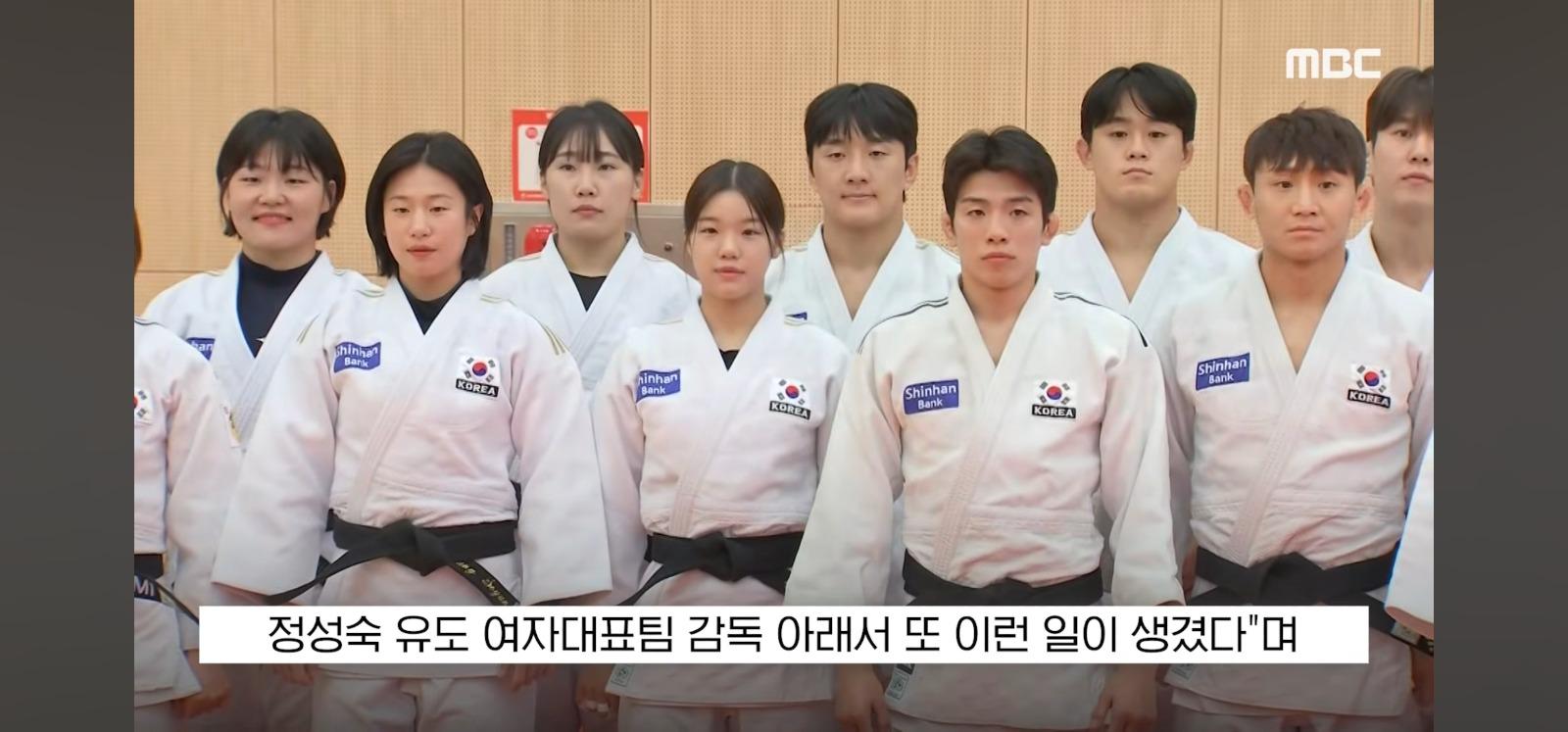 밥먹다 비행기 놓침 (34)