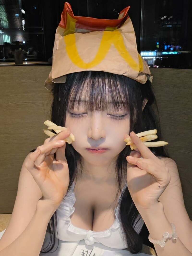 큐티섹시 ㅡ 냥냥한 모모리나 인스타