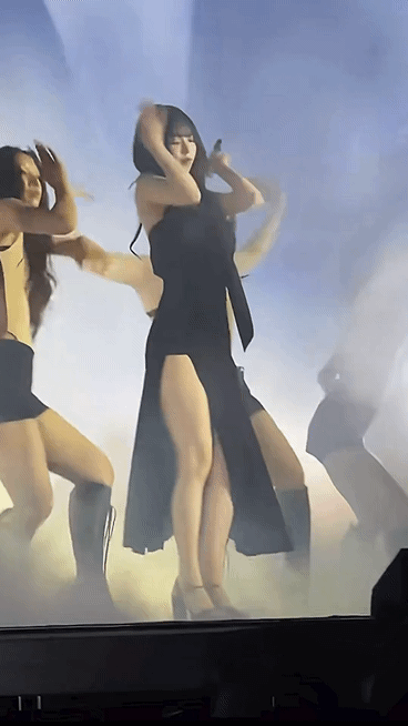 카리나 허벅지