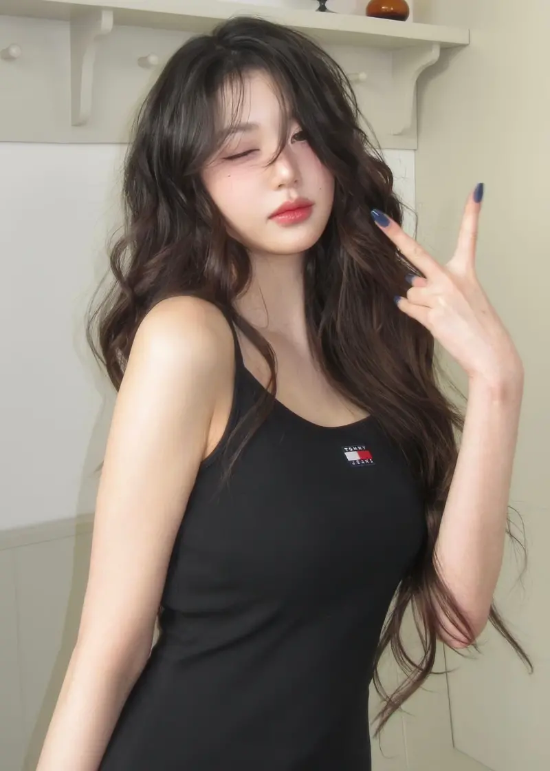 장원영 TOMMY JEANS 화보컷 (2)
