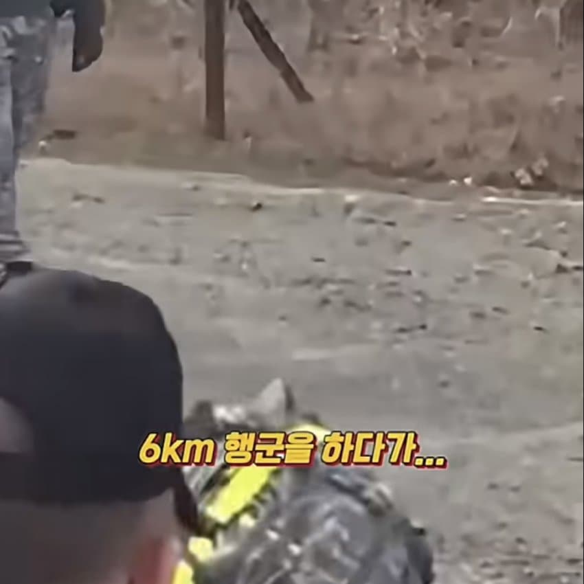 싱글벙글 특수부대는 키가 작아야한다는 군인 (10)