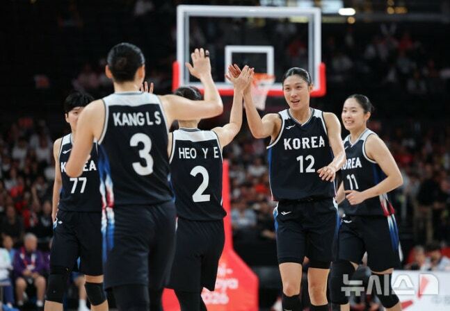 여자 농구, 일본 꺾고 아시안게임 우승… 12년 만에 金 (9)