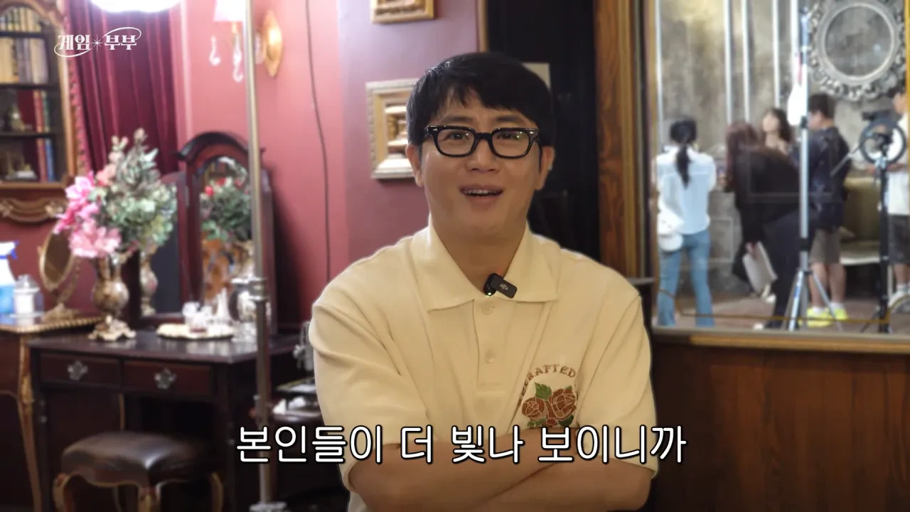 싱글벙글 임요환 가족과 가족사진 함께 찍게된 홍진호 (23)