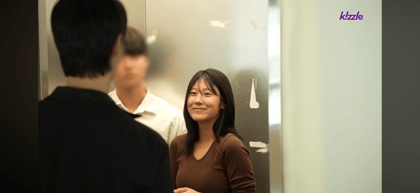 잘생긴 남자가 엘리베이터에서 쳐다본다면? (21)