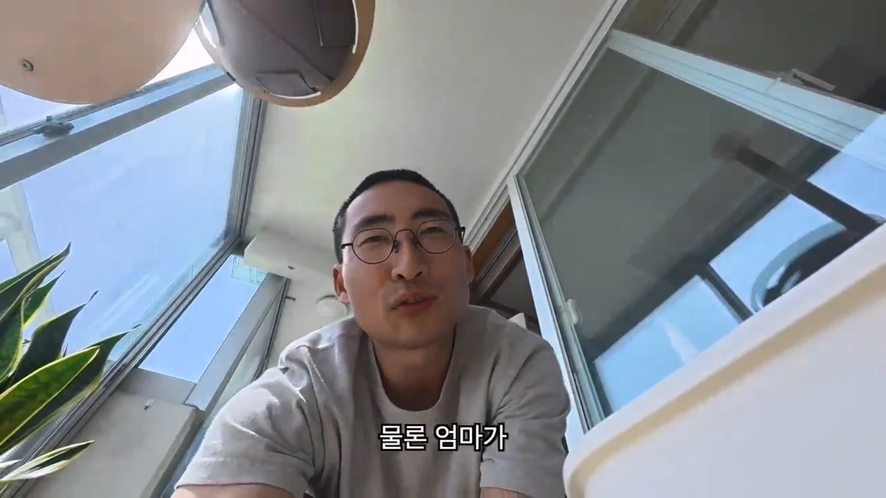 해외여행으로 가진돈 다 써버린 여행 유튜버 근황 (19)