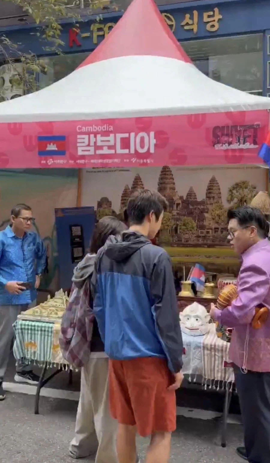 캄보디아 홍보관 자리내준 한국 욕하는 태국인들 (2)