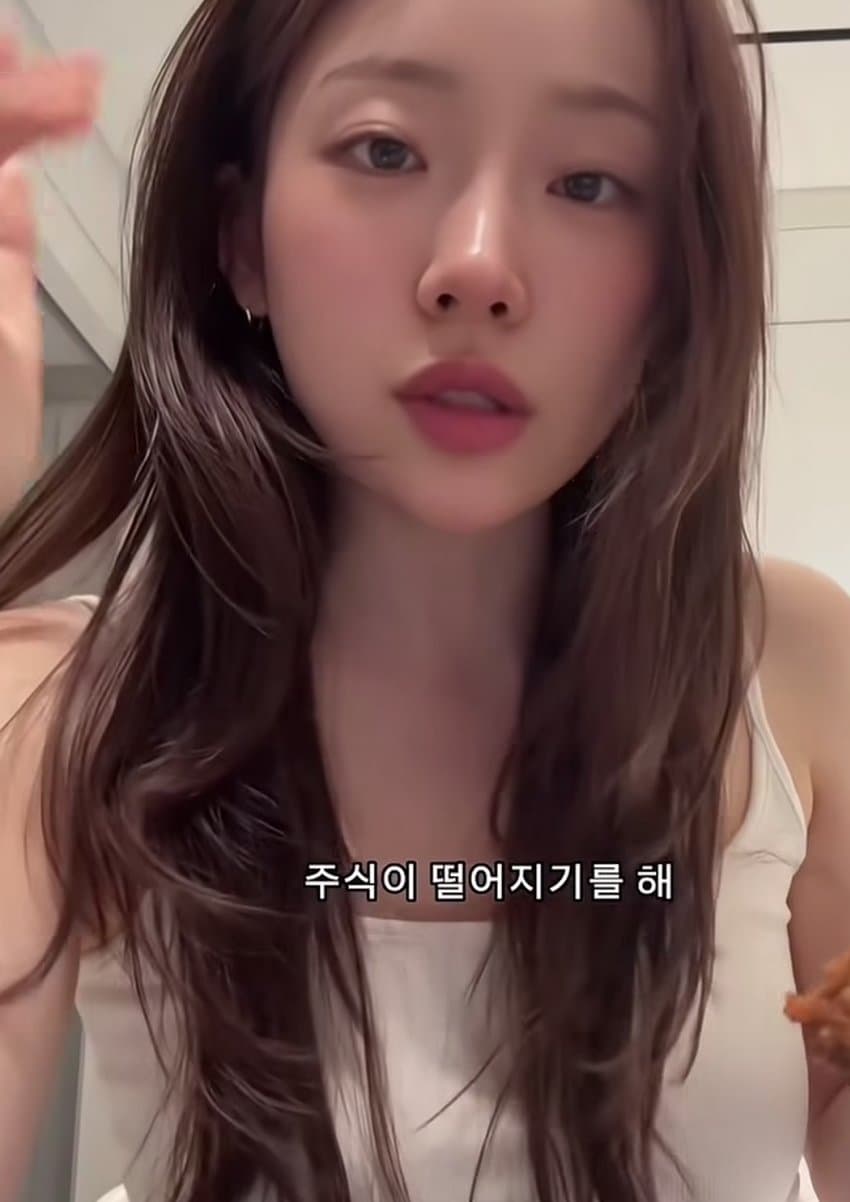 여자만 보면 화가나서 악플다는 도태남에 일침하는 미녀 (24)