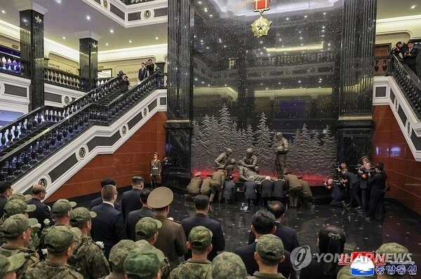 예상보다 ㅈㄴ 잘 싸우고 위협적이라는 북한군 근황…JPG (16)