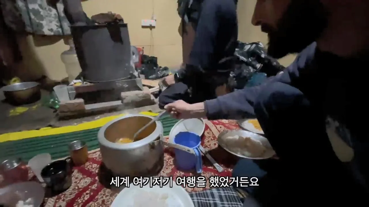해외여행으로 가진돈 다 써버린 여행 유튜버 근황 (2)