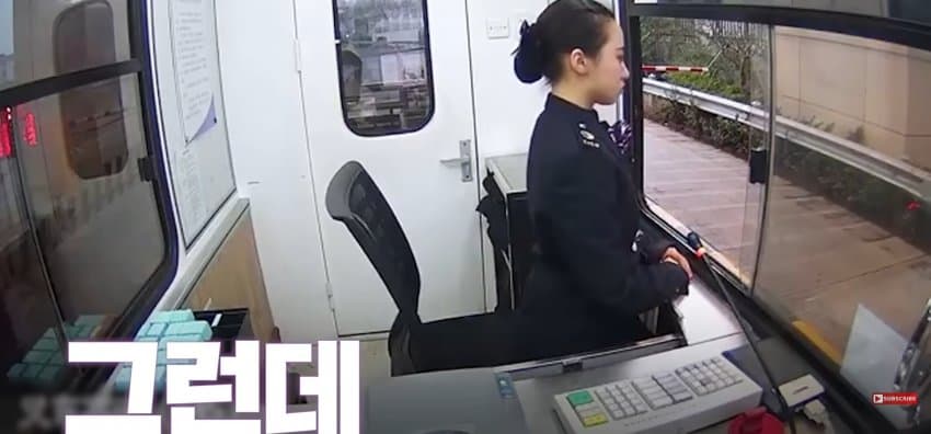 서럽게 울던 직원이 갑자기 활짝 웃은 이유 (7)