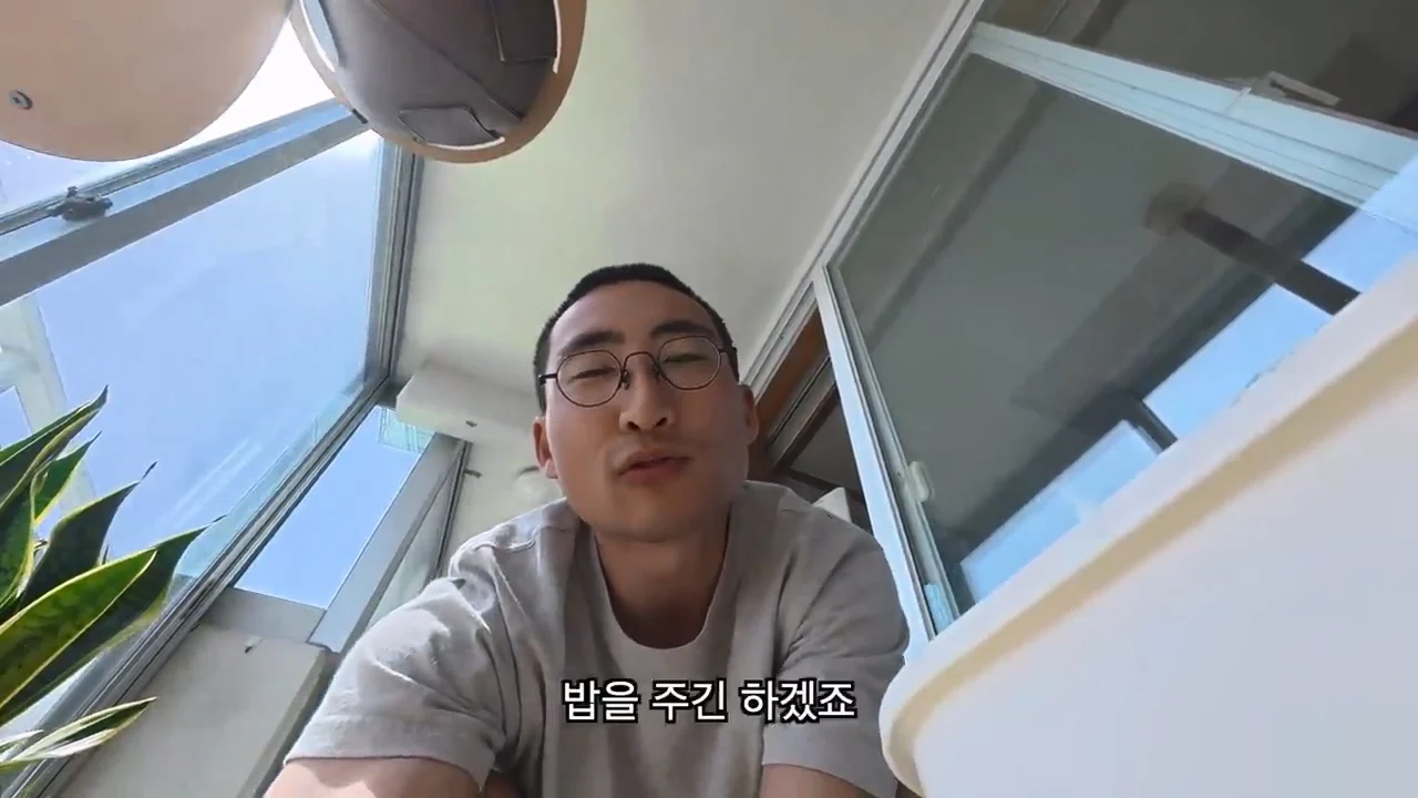 해외여행으로 가진돈 다 써버린 여행 유튜버 근황 (20)