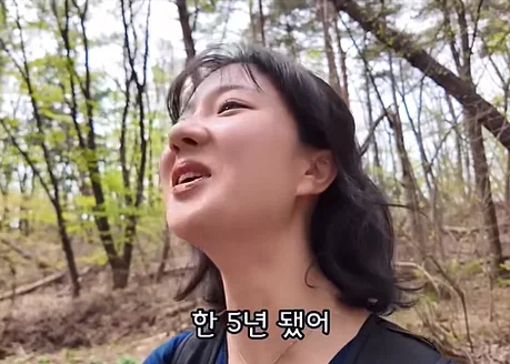 혼자 등산하는 여성 혼내는 아주머니 (6)