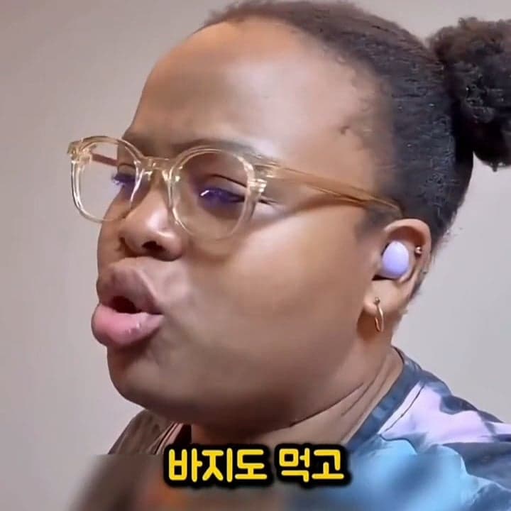 싱글벙글 한국어는 왜 계속 먹는지 이해가 안되는 외국인 (38)