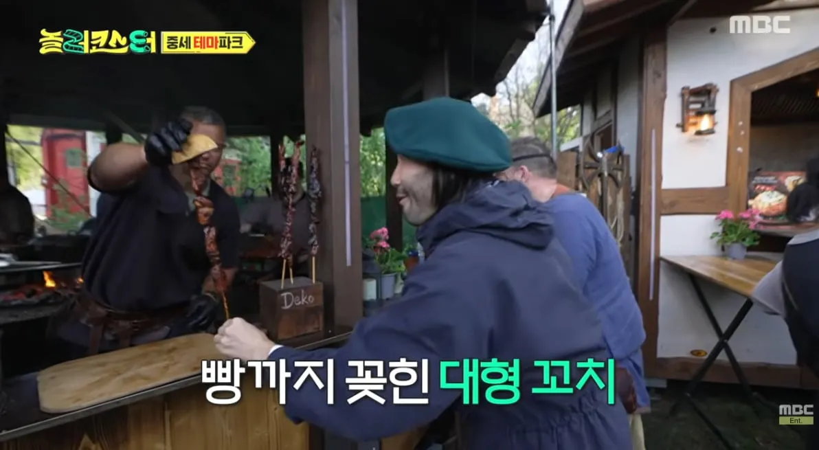 갑옷 입고 용고기 먹는다는 독일의 중세 축제…jpg