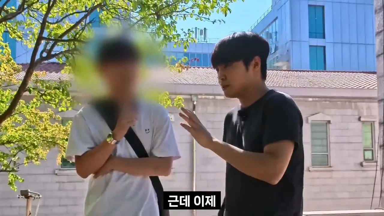 종교는 인간이 만들었다는 서울대생, 목사는 답할 수 있을까.mp4_20261001_152700.297.jpg 서울대생이 목사에게 말하는 종교는 인간이 만든것이라는 이유
