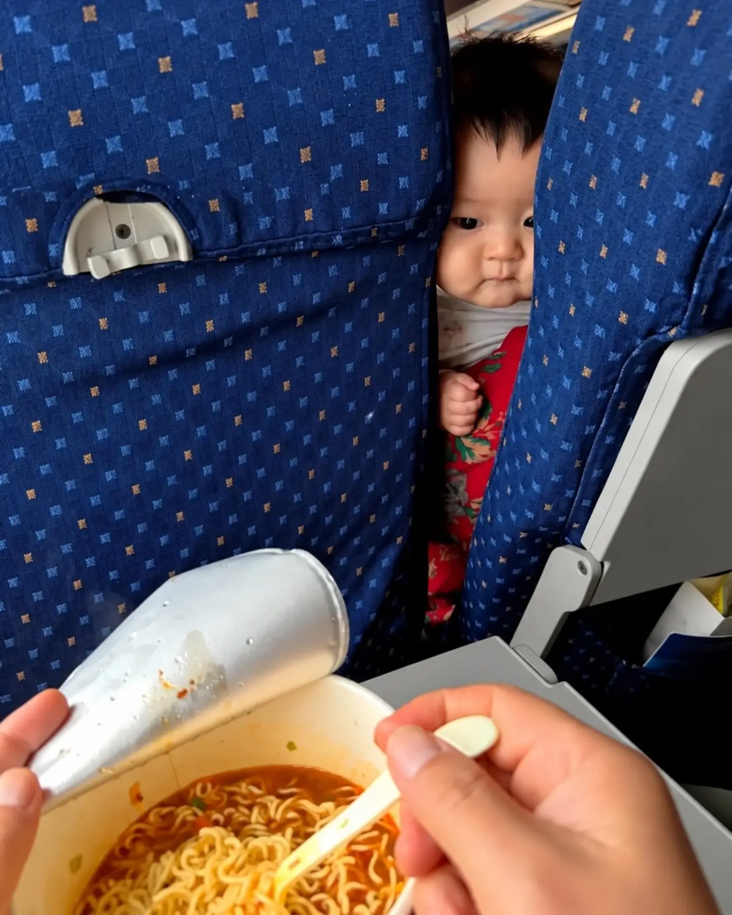 기차에서 라면을 먹으면