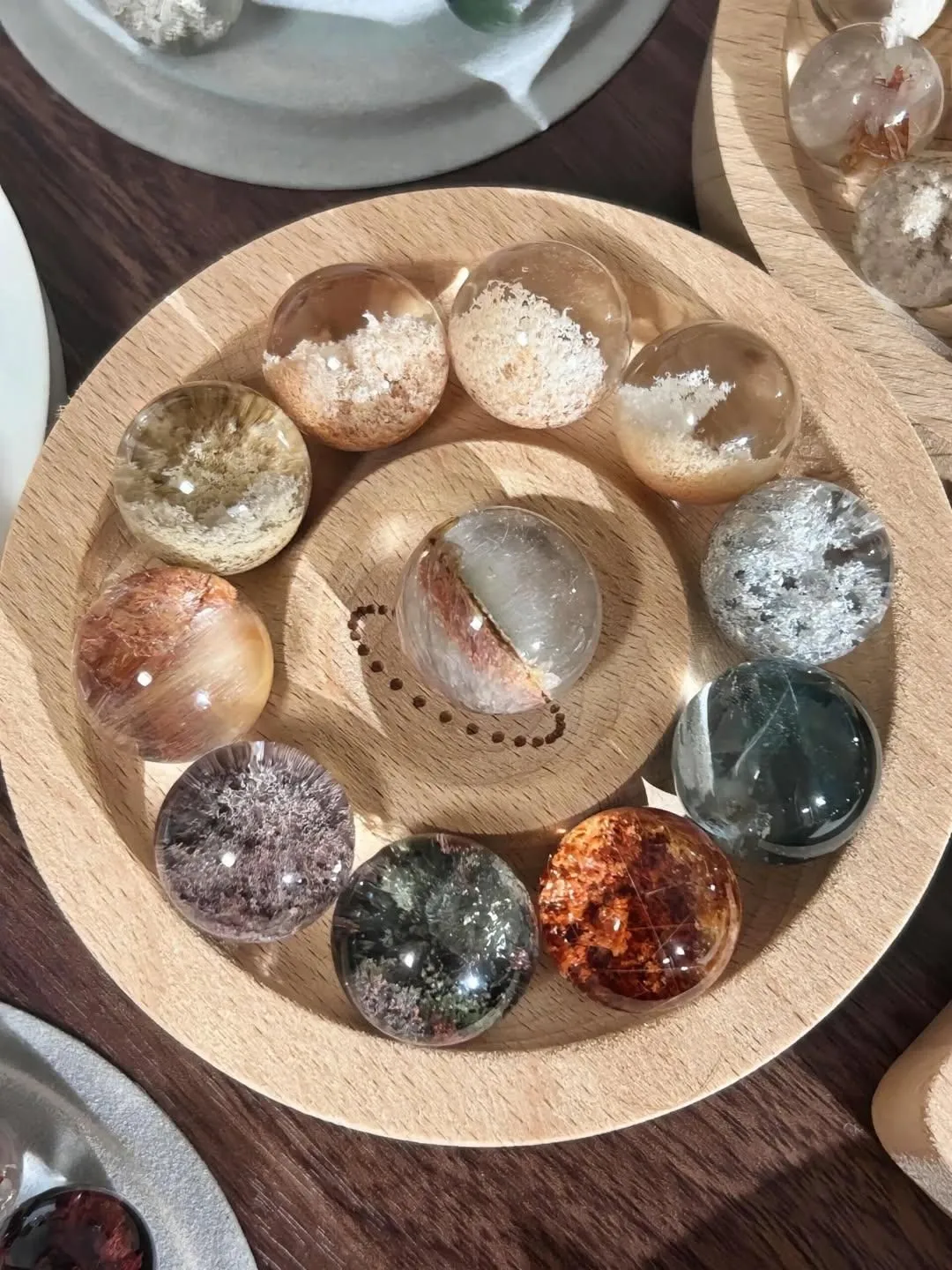 천연 수정의 아름다움을 살린 펜던트