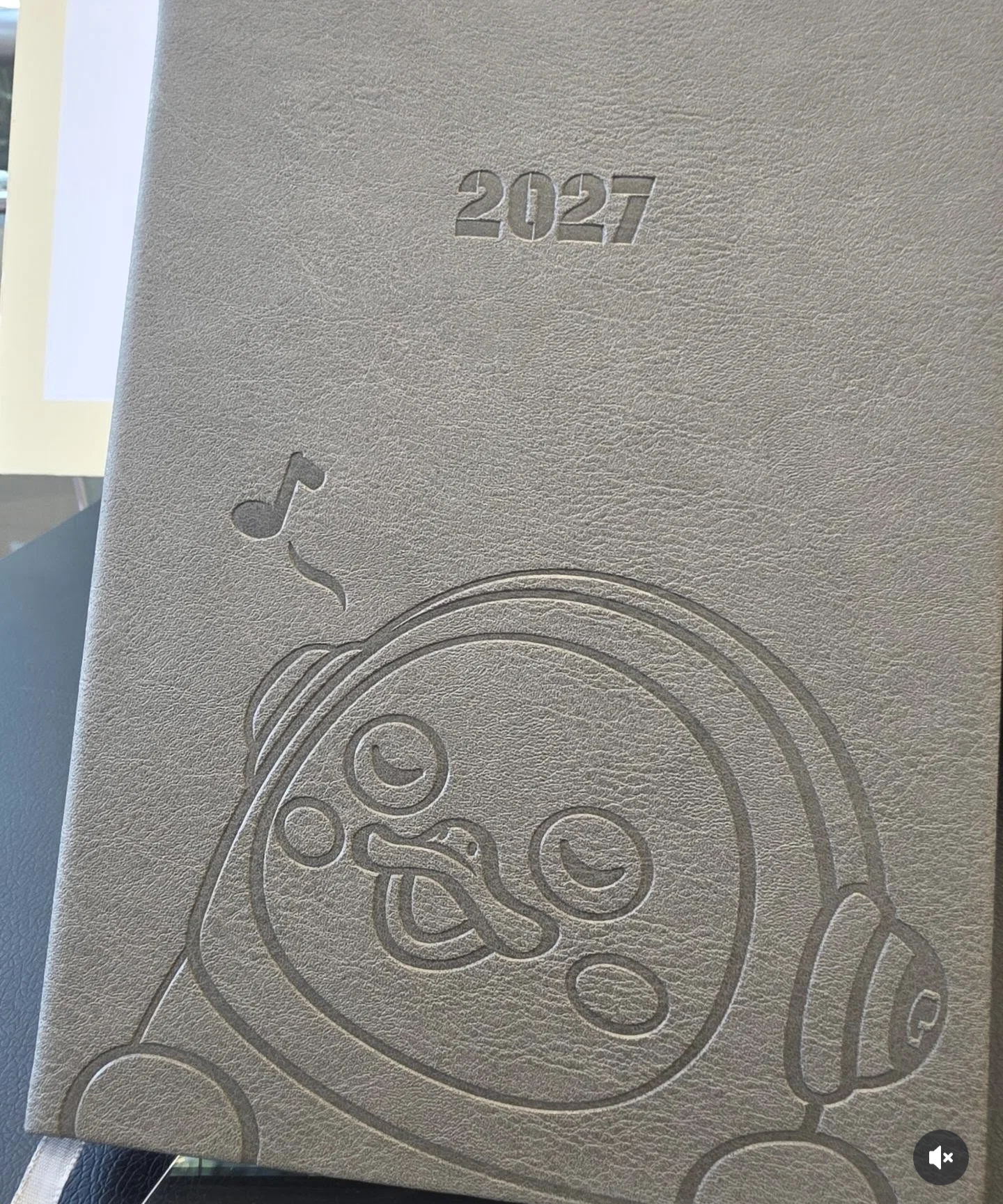 2027년 사내 다이어리 표지 투표중인 EBS (2)