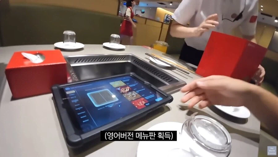 훠궈 처음 먹는 손님을 본 가게 직원들 (2)