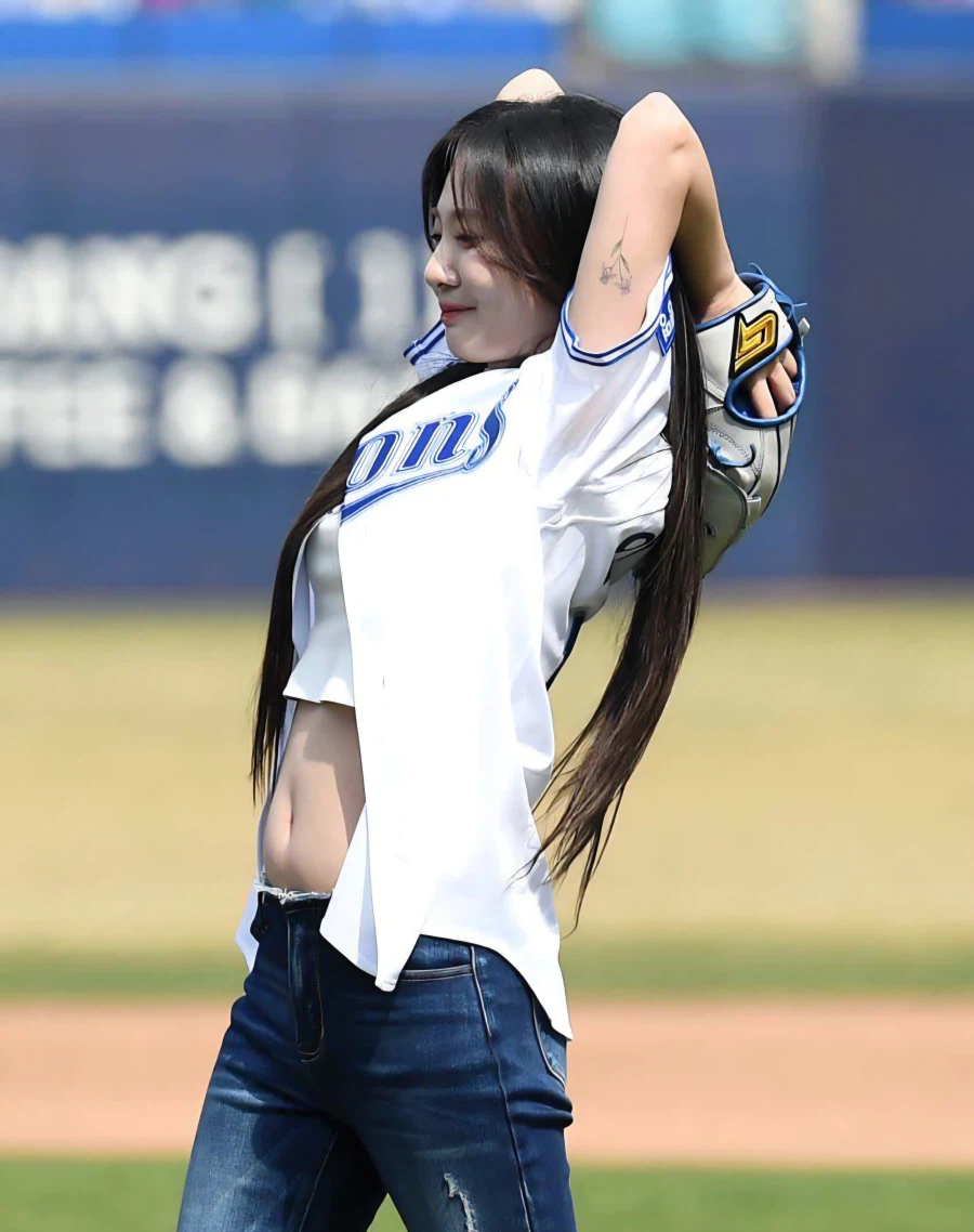 지나치게 현실적인 야구 시구 몸매