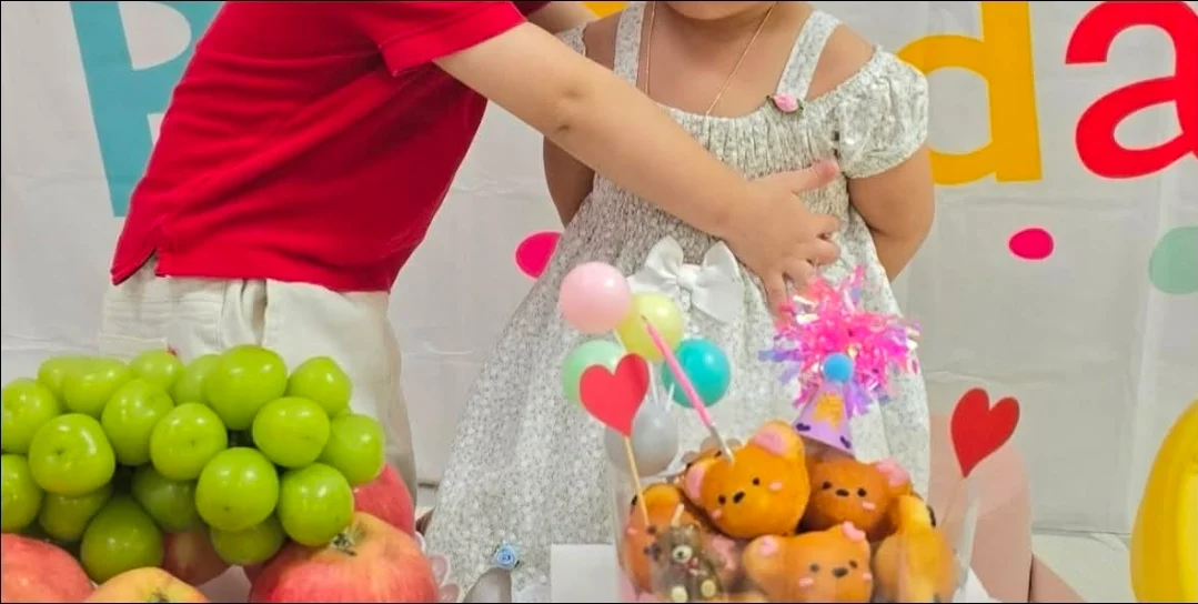 딸한테 뽀뽀하는 사진 보고 개빡친 애아빠