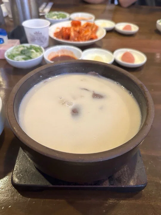 부산에서 판다는 22000원 곰탕 (3)