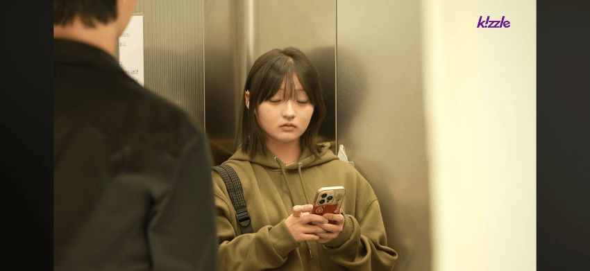 잘생긴 남자가 엘리베이터에서 쳐다본다면? (25)
