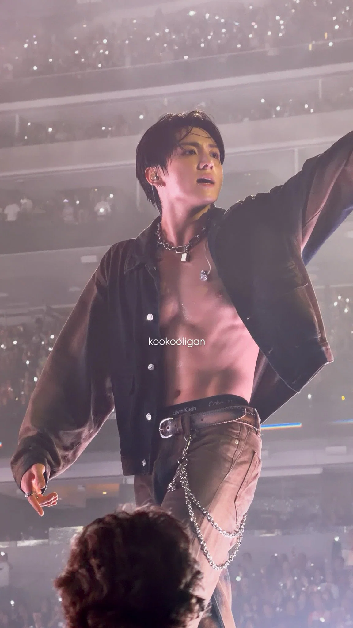 저스틴비버가 리포스트했다는 어제자 방탄 정국 전광판 영상 (2)