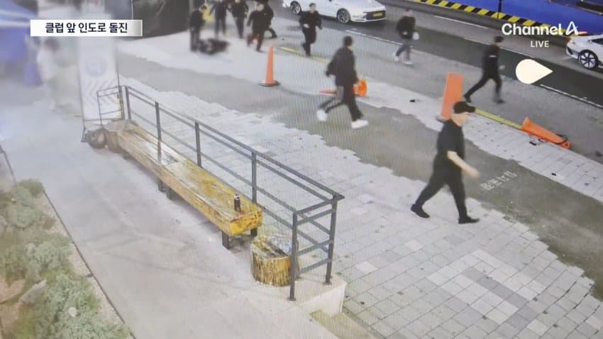 강남 청담동 클럽 앞 음주운전 30대 여성…보행자 4명 덮쳐 (6)
