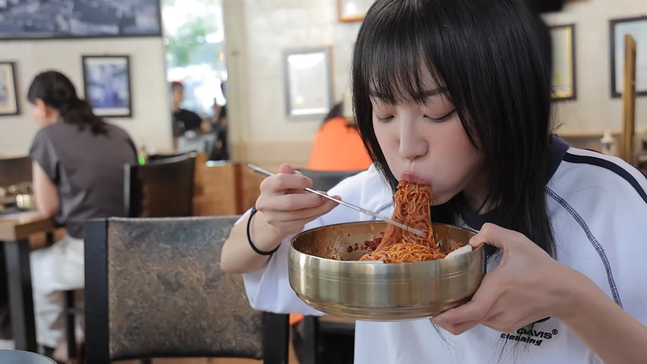 냉면이 유명하다는 인천 냉면투어 먹방한 쯔양 근황 ㄷㄷㄷ (25)