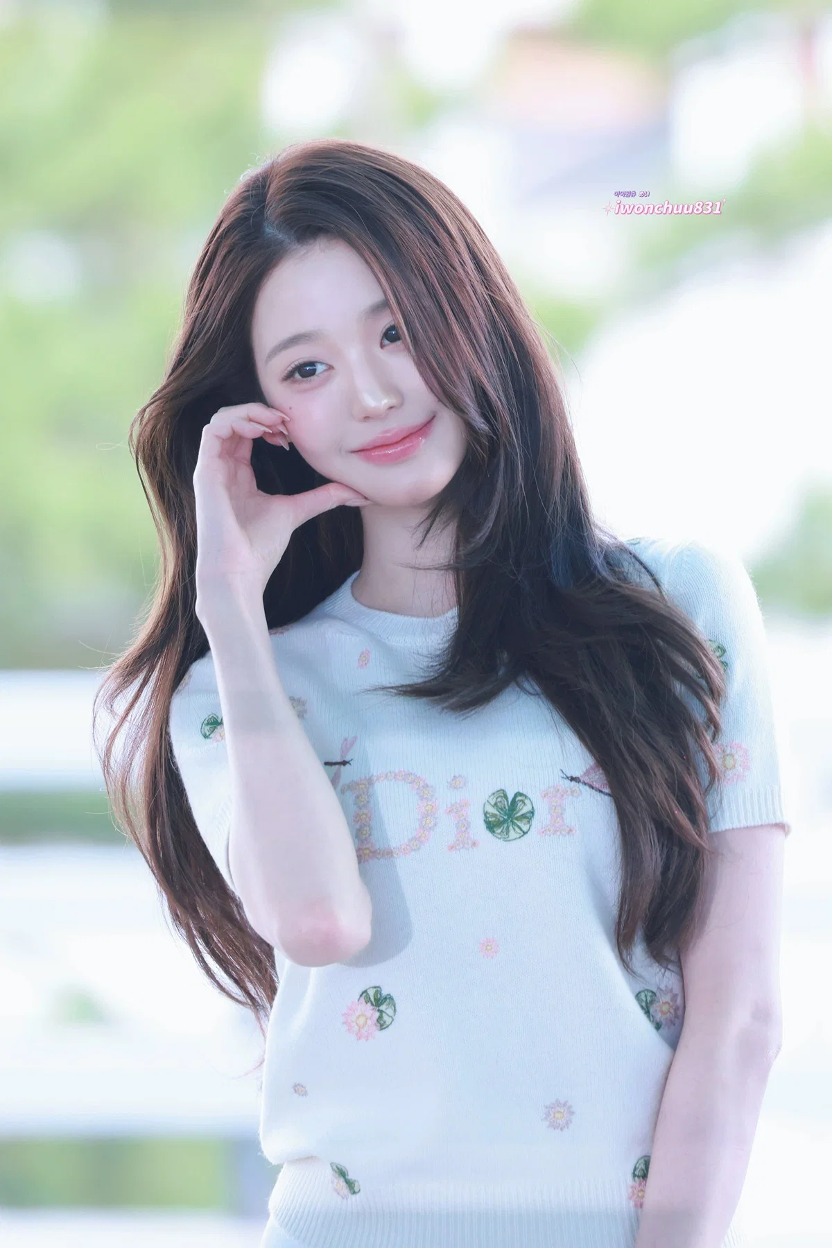 파리 디올쇼 참석하는 듯한 오늘자 아이브 장원영 출국 (6)