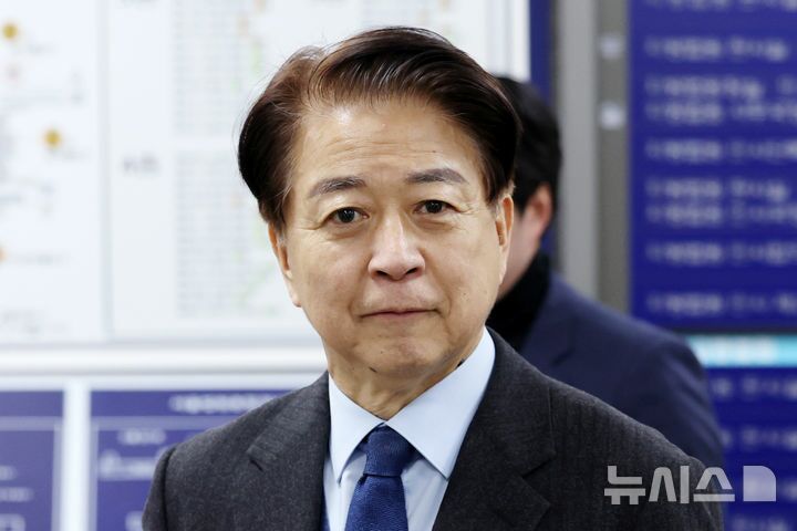 ??? : 돈봉투 부스럭거리는 소리까지도 그대로 녹음되어 있습니다 (2)