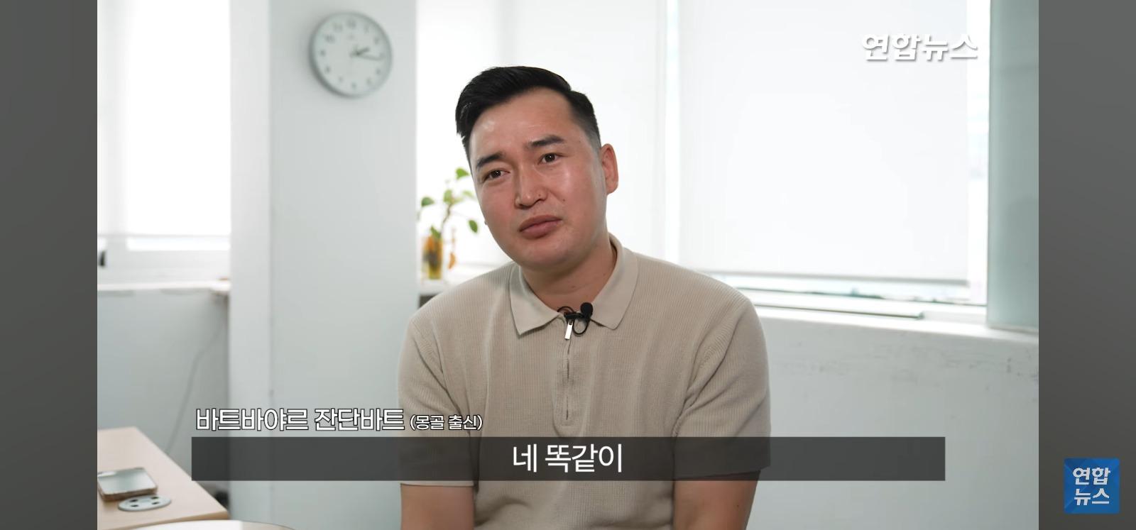 아파트 14층 난간서 비명 (77)