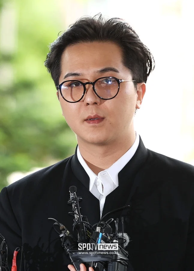 [단독]'부실복무' 실형 피한 송민호, 102일 재복무 한다…"복무이탈 일수만큼" (2)