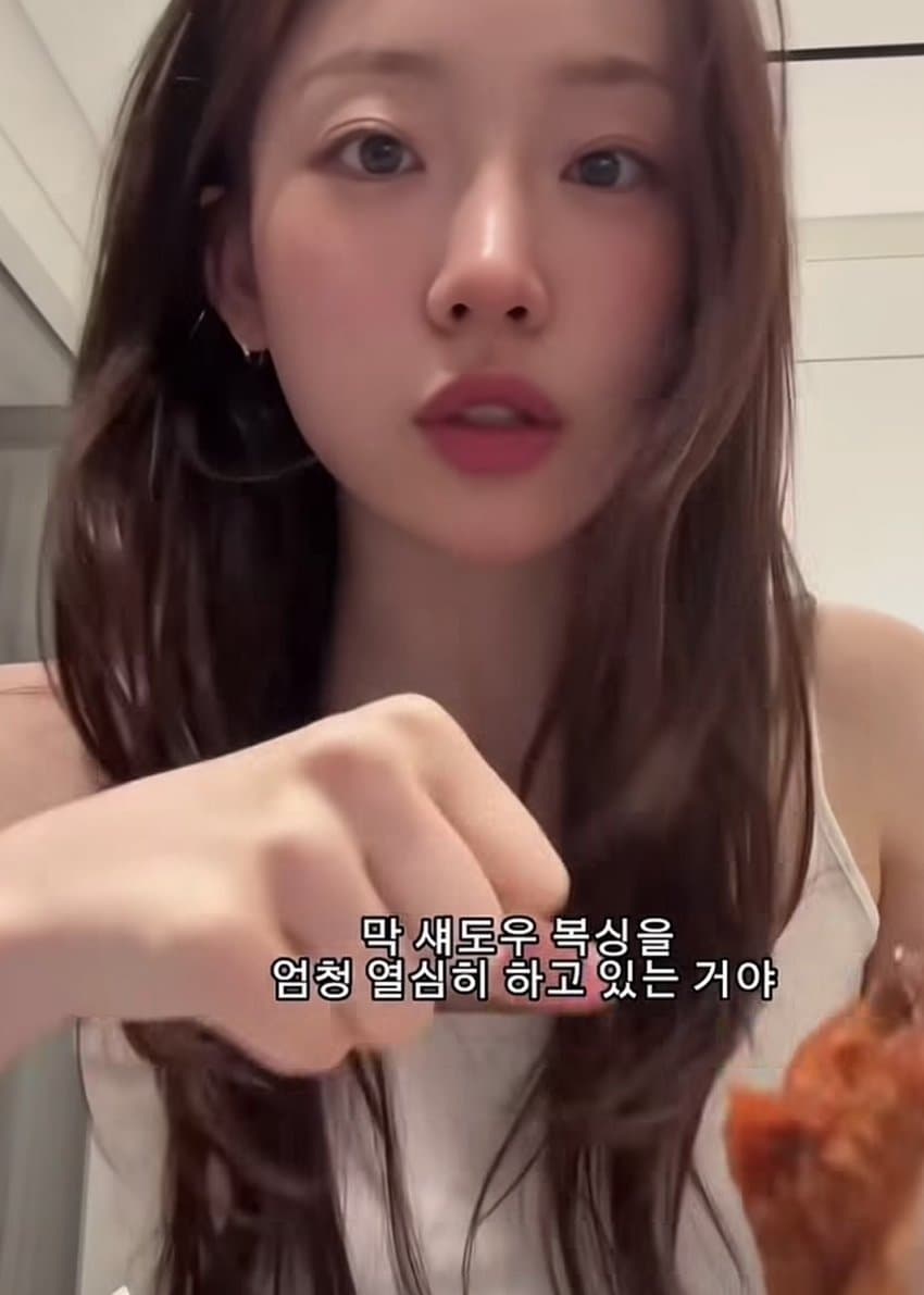 여자만 보면 화가나서 악플다는 도태남에 일침하는 미녀 (16)