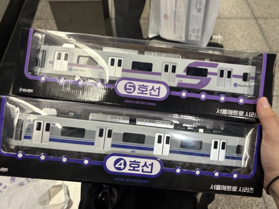 한국 여행 온 일본 철덕이 사간 기념품 (2)