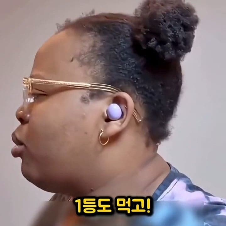 싱글벙글 한국어는 왜 계속 먹는지 이해가 안되는 외국인 (39)