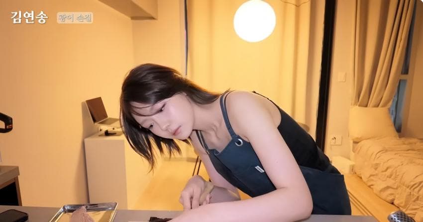 이뻐서 서비스 받는 나폴리맛피아 오른팔 05년생 파스타미녀 요리사 (26)