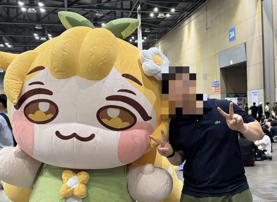 나도 코스어랑 사진 찍은거 자랑