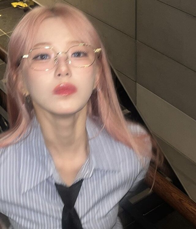 프로미스나인 백지헌