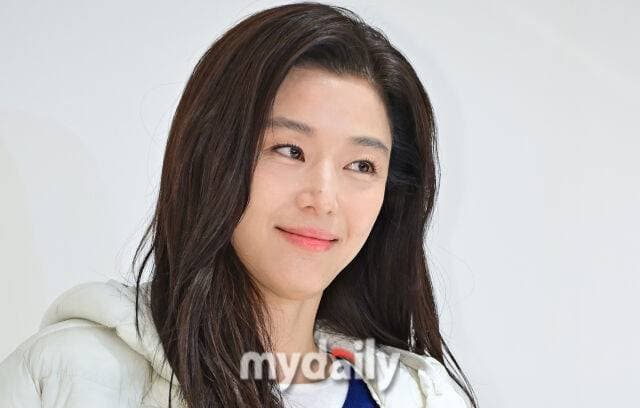 오늘 전지현 행사장 얼굴 뭔데ㅋㅋㅋㅋㅋㅋ (7)