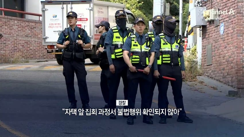 경찰, '암살자(들)' 유해진 신변보호 가동…스마트워치 지급 (15)